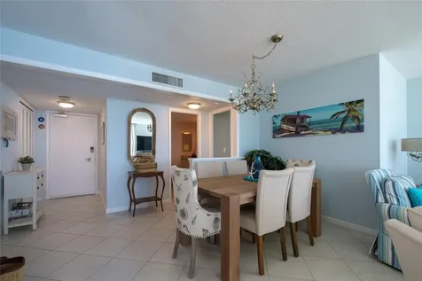 2425 Gulf Of Mexico Drive Longboat Key FL 34228