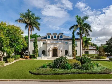 4923 New Providence Avenue Tampa FL 33629