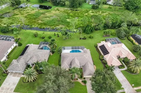 9715 Sweetwater Avenue Bradenton FL 34202