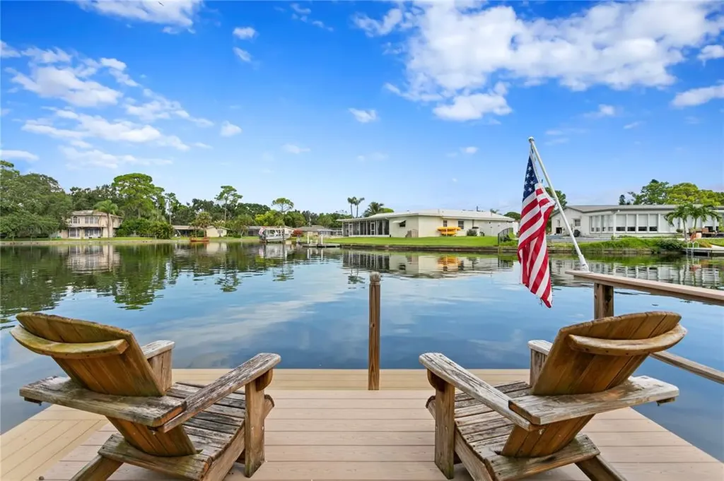 5028 Shore Acres Boulevard NE St Petersburg FL 33703
