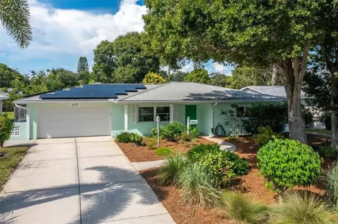 2577 69th Avenue S St Petersburg FL 33712