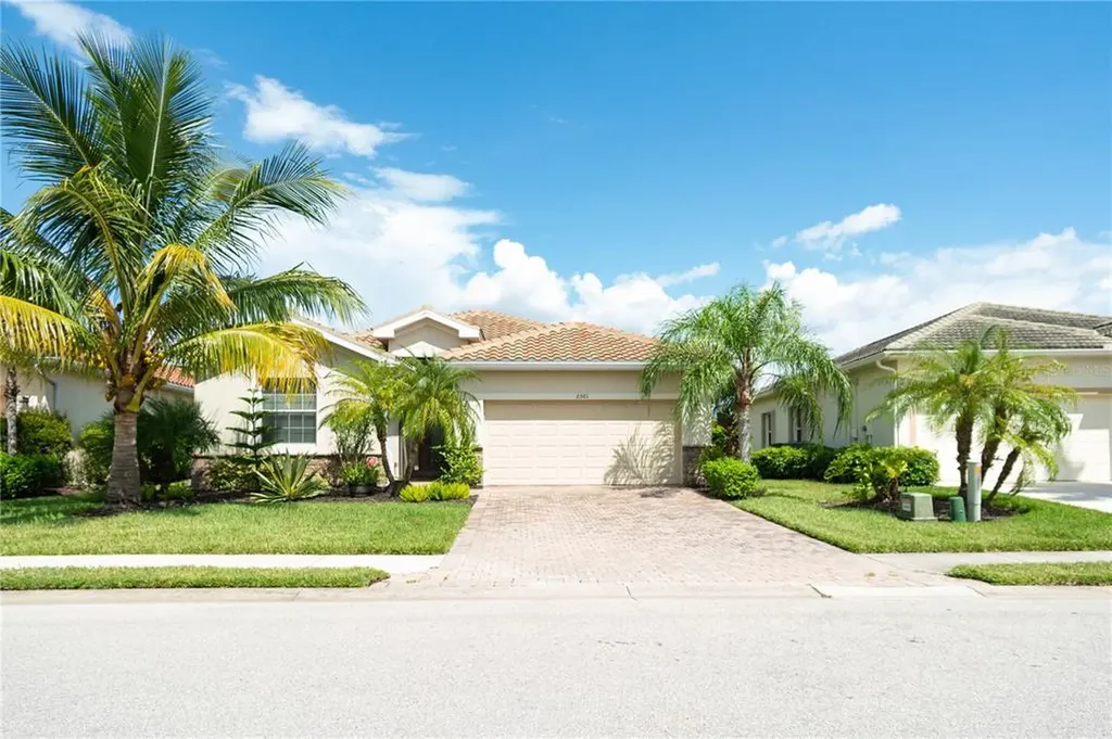 2501 Sawgrass Lake Court Cape Coral FL 33909