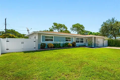 10093 Santiago Court Seminole FL 33776