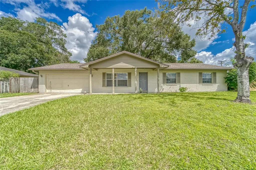 518 E Anglewood Drive Brandon FL 33511