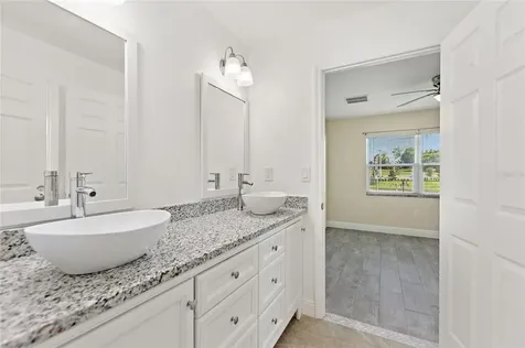 200 1/2 North Boulevard W Davenport FL 33837