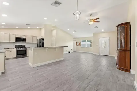 200 1/2 North Boulevard W Davenport FL 33837