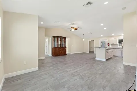 200 1/2 North Boulevard W Davenport FL 33837