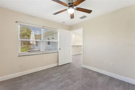 200 1/2 North Boulevard W Davenport FL 33837