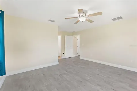 200 1/2 North Boulevard W Davenport FL 33837