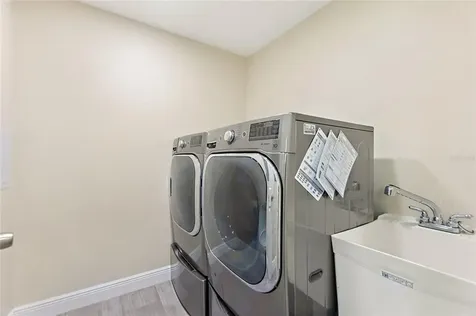 200 1/2 North Boulevard W Davenport FL 33837