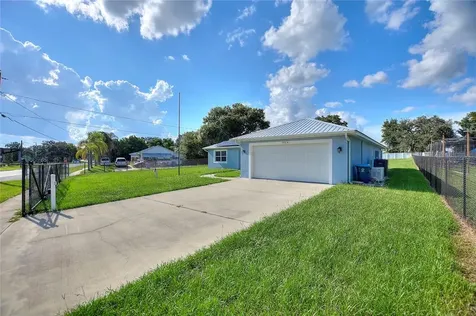 200 1/2 North Boulevard W Davenport FL 33837
