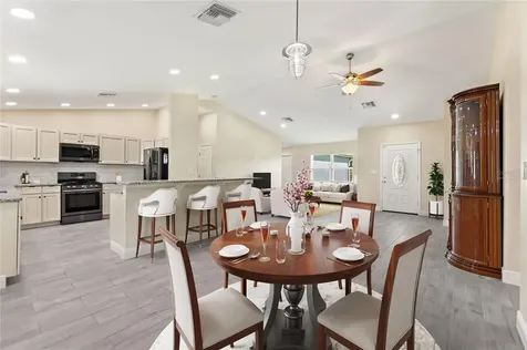 200 1/2 North Boulevard W Davenport FL 33837
