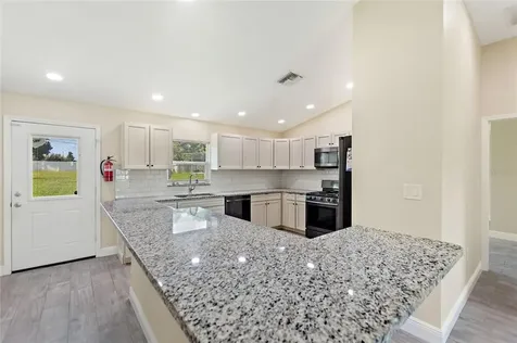 200 1/2 North Boulevard W Davenport FL 33837