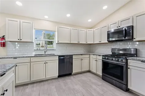 200 1/2 North Boulevard W Davenport FL 33837