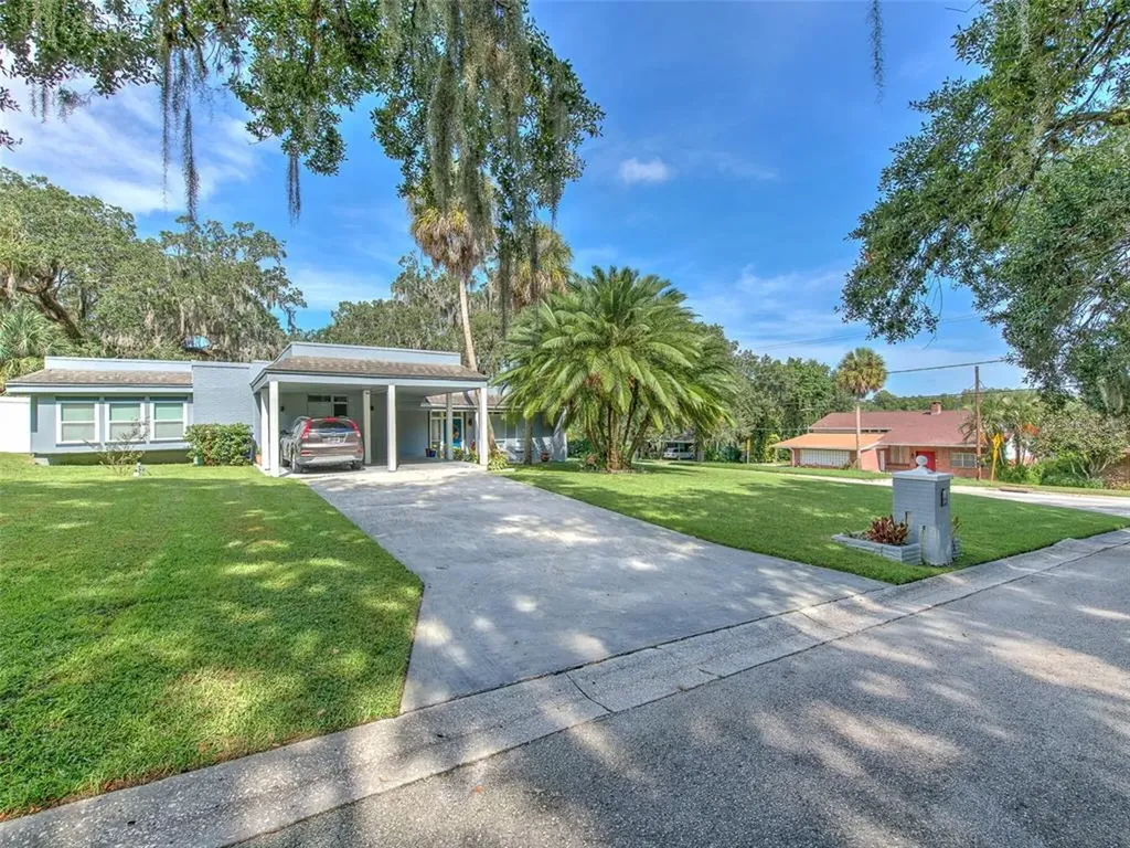 3613 River Grove Drive Tampa FL 33610
