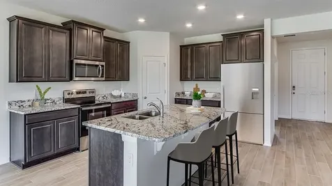 2226 Marsh Harbour Loop Bradenton FL 34208