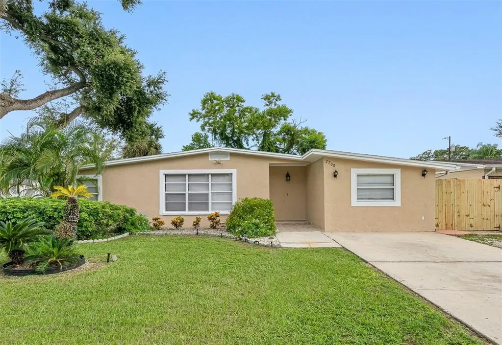 7708 Tanglewood Lane Tampa FL 33615