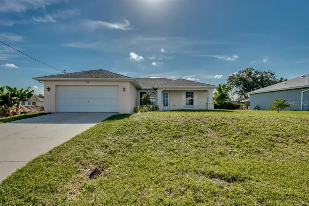 2519 NE 6th Place Cape Coral FL 33909