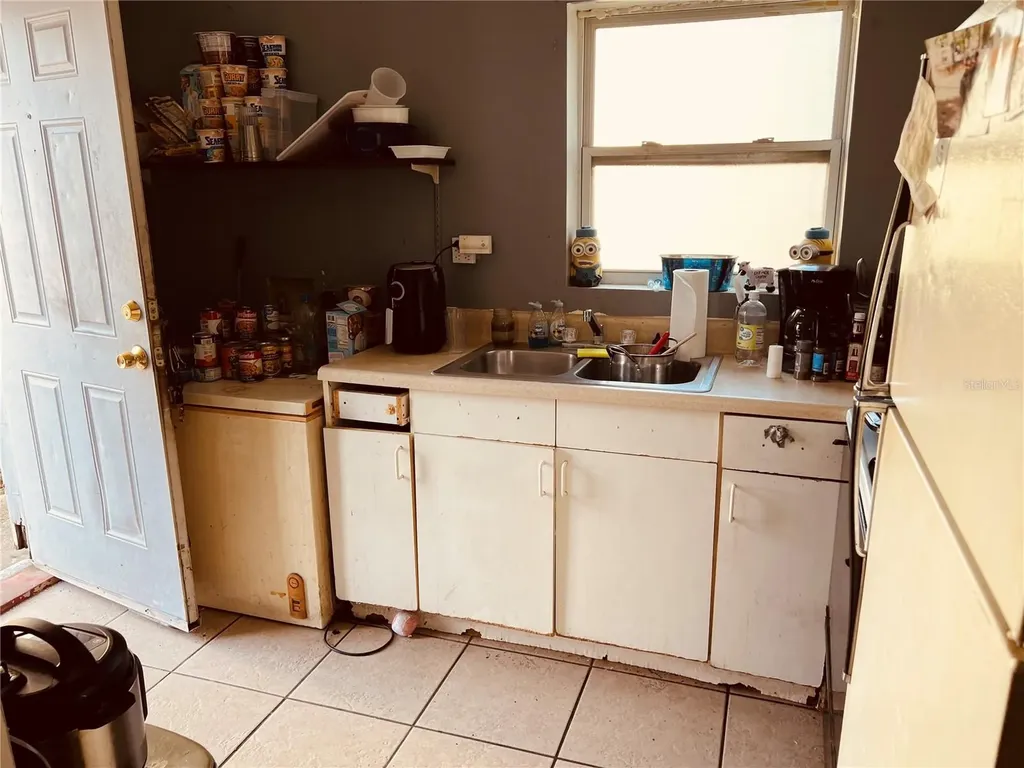 2734 53rd Avenue N St Petersburg FL 33714