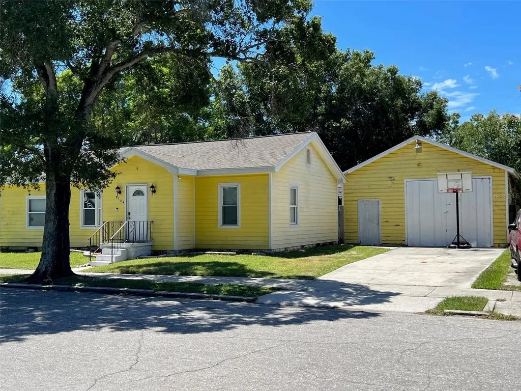 2734 53rd Avenue N St Petersburg FL 33714