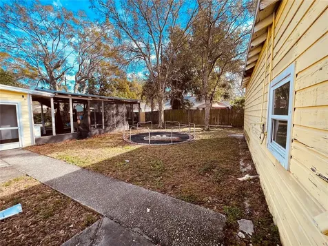 2734 53rd Avenue N St Petersburg FL 33714