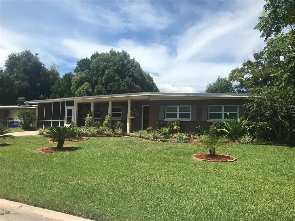 202 Oakland Avenue Sanford FL 32773