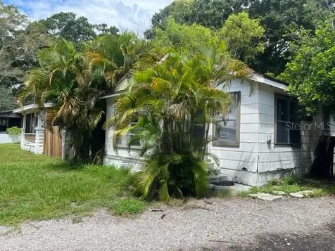3227 70th Avenue N St Petersburg FL 33702