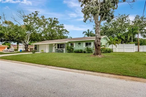 5995 18th Avenue N St Petersburg FL 33710