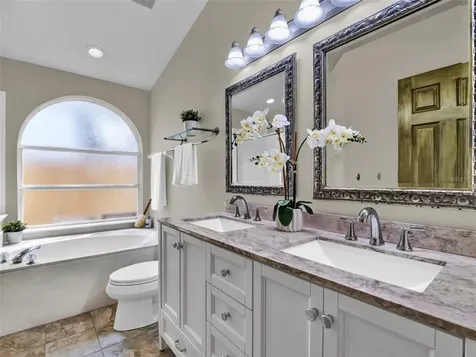 986 N Lake Claire Circle Oviedo FL 32765
