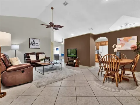 986 N Lake Claire Circle Oviedo FL 32765