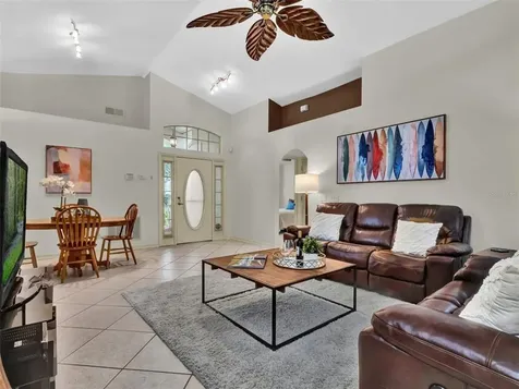 986 N Lake Claire Circle Oviedo FL 32765