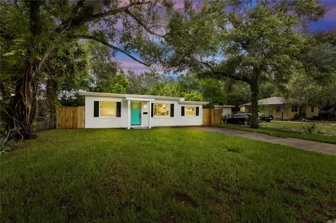 1520 43rd Street S St Petersburg FL 33711
