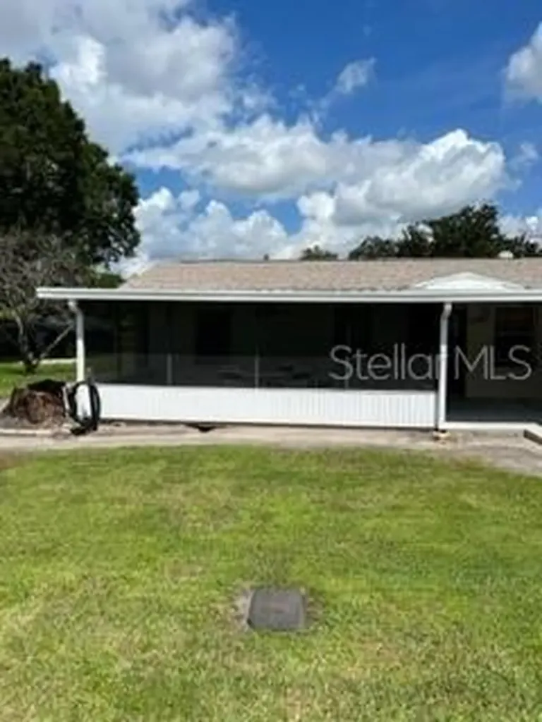 1206 NE 6th Street Mulberry FL 33860