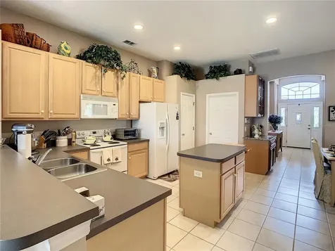 335 Woodlark Drive Davenport FL 33897