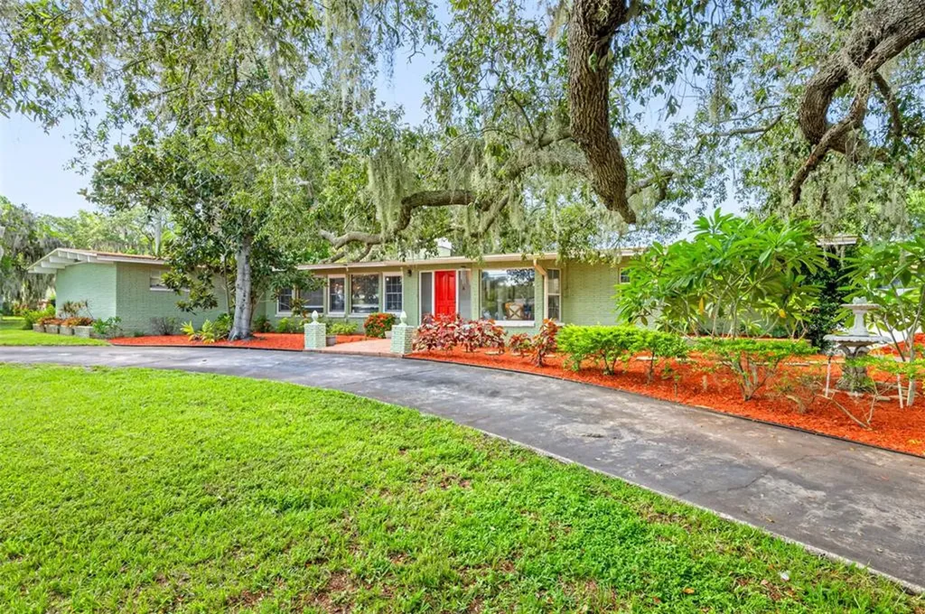 11220 54th Avenue N St Petersburg FL 33708