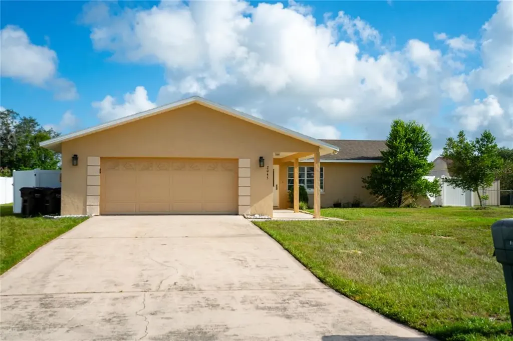 2045 Bel Ombre Circle Lake Wales FL 33898