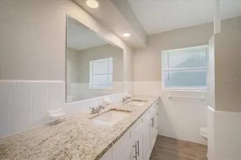 2443 Sunnyside Lane Sarasota FL 34239