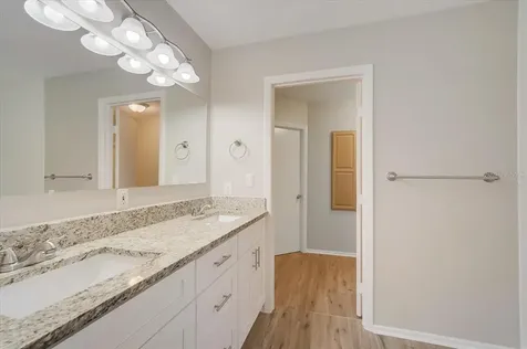 2443 Sunnyside Lane Sarasota FL 34239