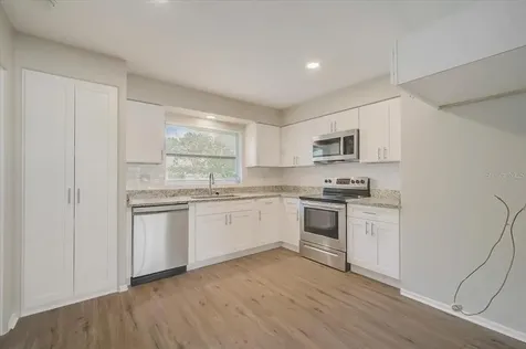 2443 Sunnyside Lane Sarasota FL 34239