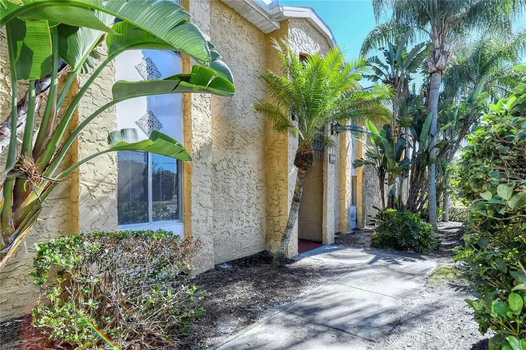 1989 Toucan Way Sarasota FL 34232