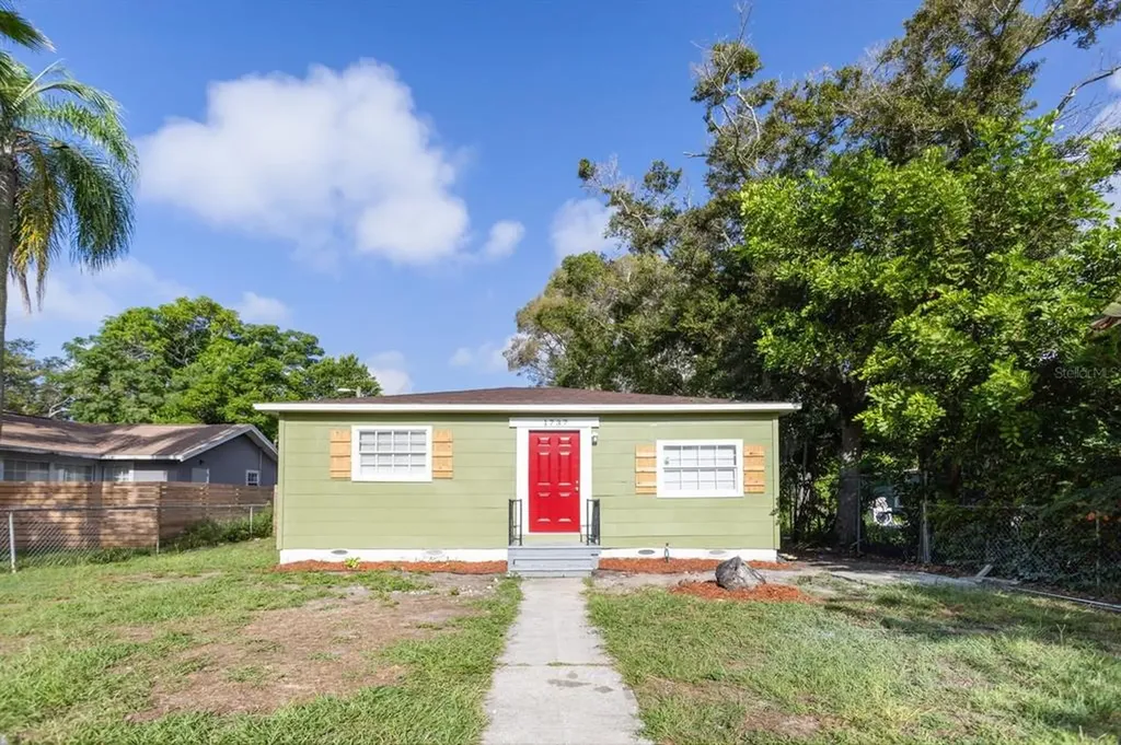 1737 41st Street S St Petersburg FL 33711