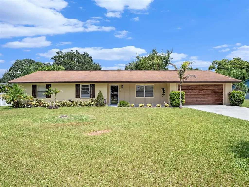 907 Ridgeland Lane Valrico FL 33594