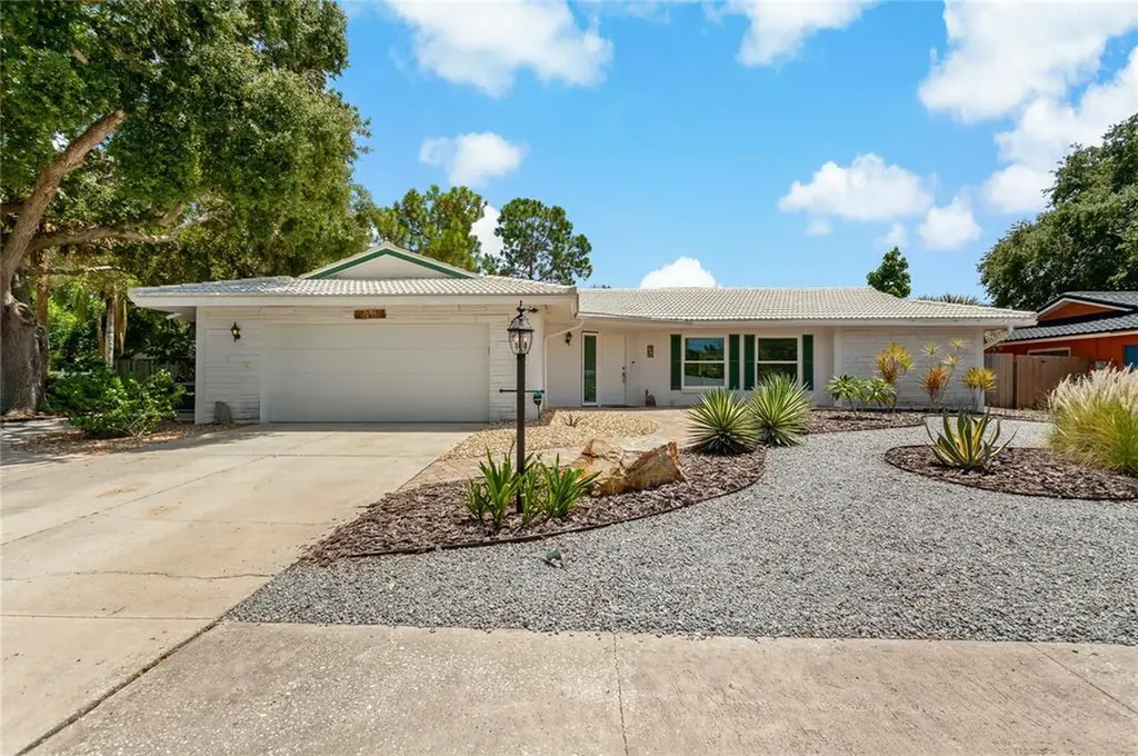 991 Mclean Street Dunedin FL 34698