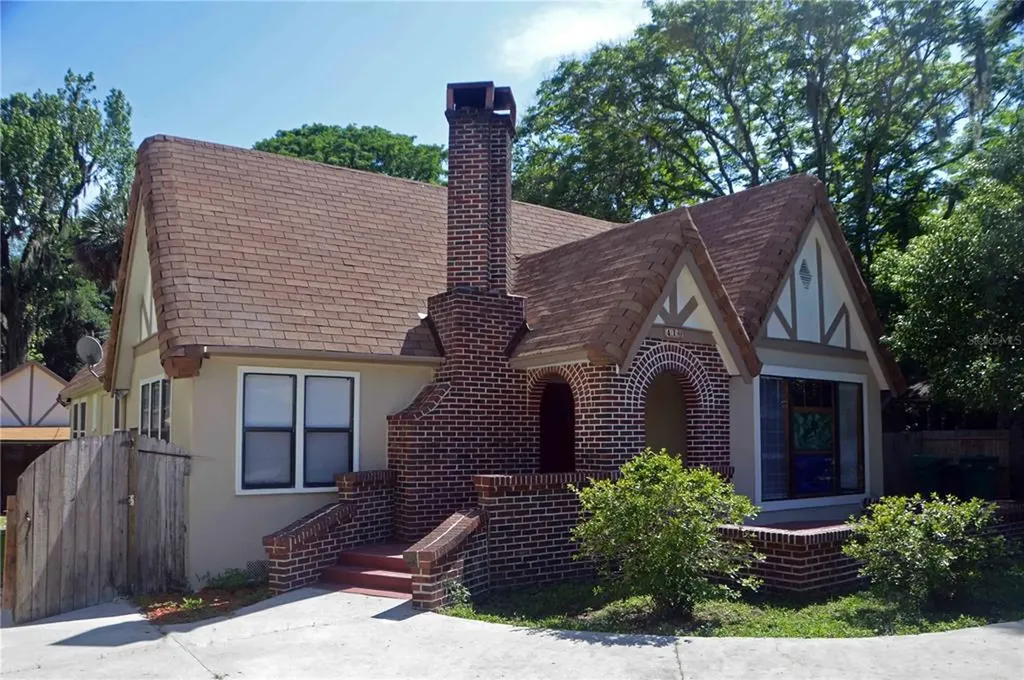 410 W Howry Avenue Deland FL 32720
