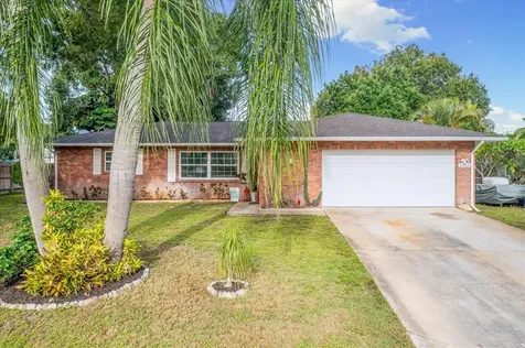 2203 41st Street Court W Bradenton FL 34205