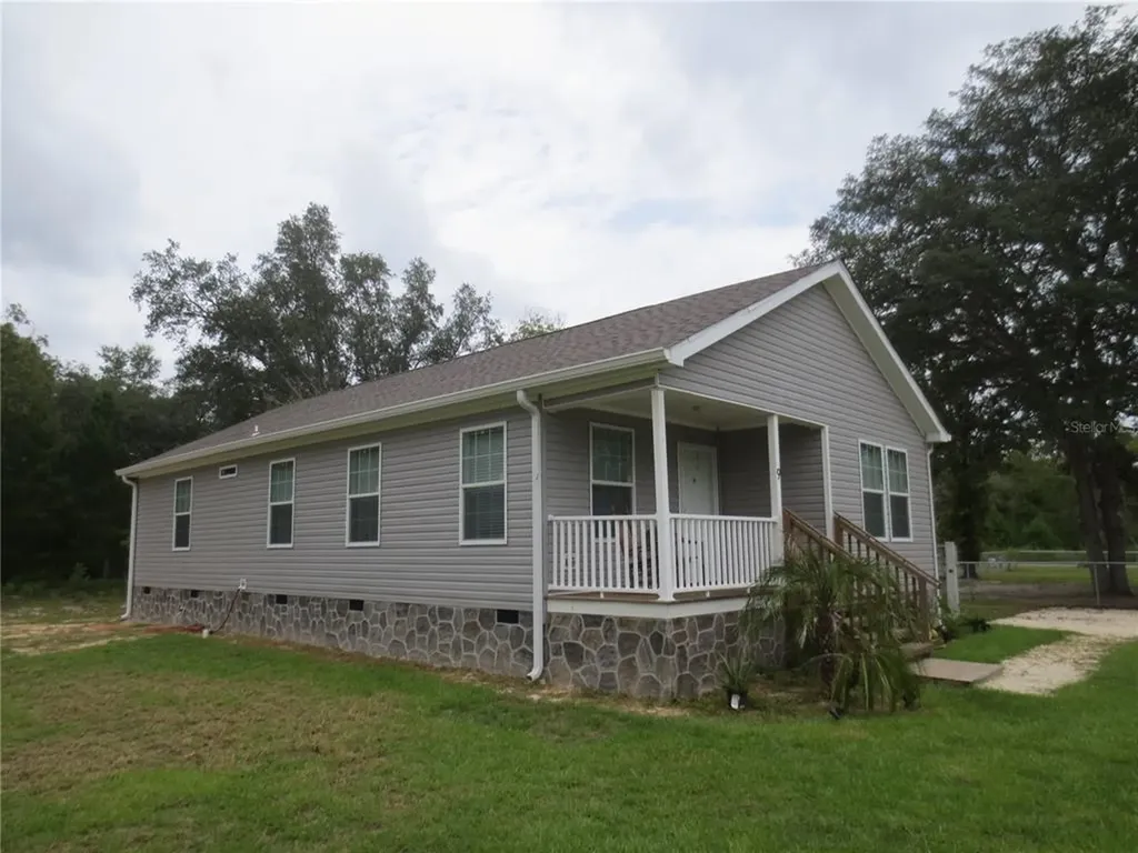 9 Fisher Lane Run Ocklawaha FL 32179