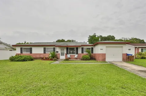 7440 Oak Street NE St Petersburg FL 33702