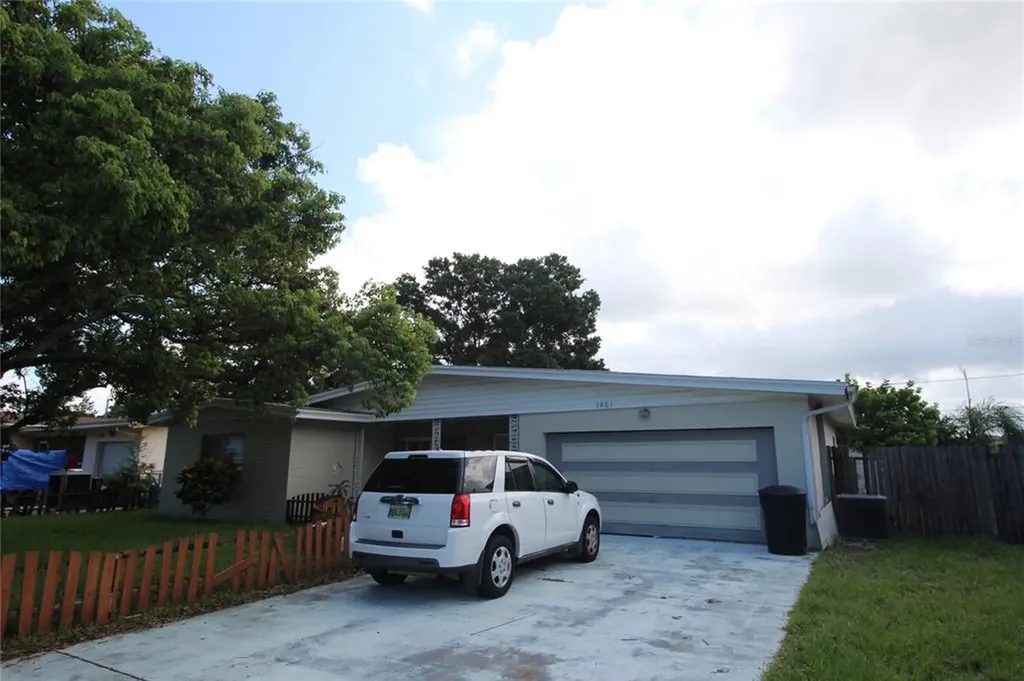 1461 S Betty Lane Clearwater FL 33756