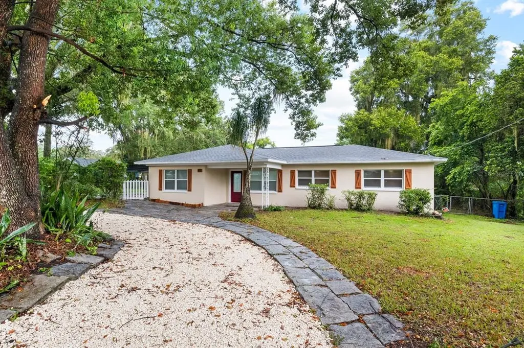 402 N Oakwood Avenue Brandon FL 33510