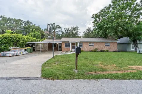 2307 Hutchinson Avenue Leesburg FL 34748